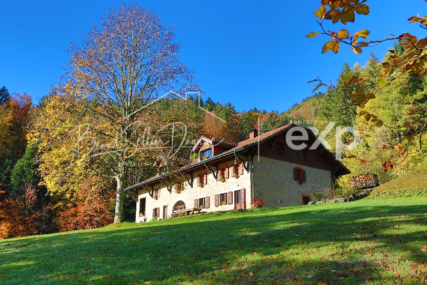 Ferme authentique a vendre proche Genève