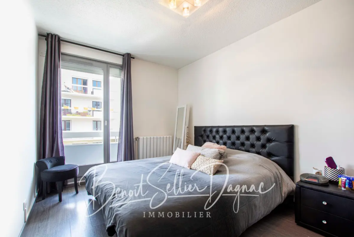 Chambre confortable avec accès au balcon à Annecy Meythet