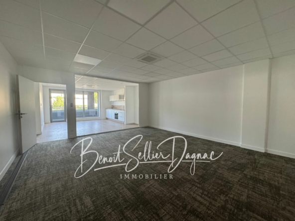 Bureaux à vendre Grand Annecy, accessibles PMR avec ascenseur et proche A41, état neuf