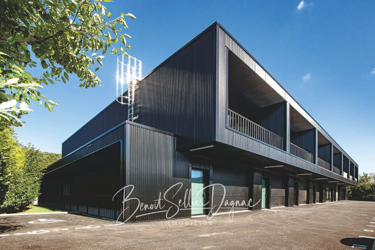 Architecture industrielle et design moderne du programme Les Passerelles à Charvonnex