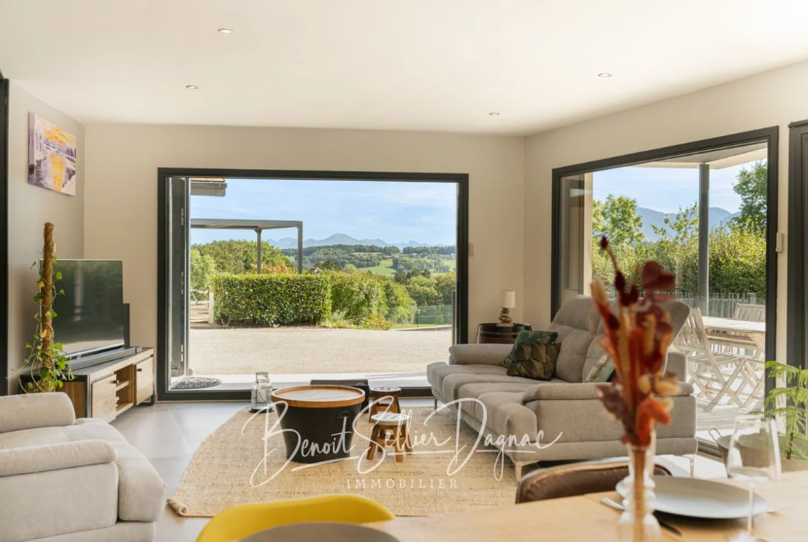 Vue panoramique depuis le salon de la villa 5 chambres à Cuvat