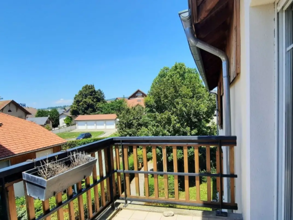 Balcon d’un appartement à vendre situé au dernier étage à Villy-le-Pelloux