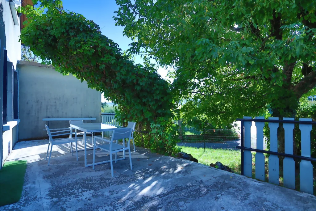 Terrasse ombragée et jardin exposés Sud-Est
